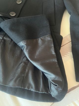 Abrigo negro Stradivarius