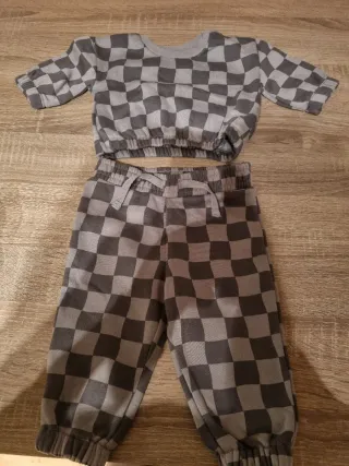 Conjunto bebé cuadros grises