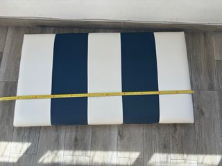 Cabecero de cama beige y azul