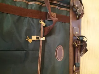 Portatrajes de viaje lona verde