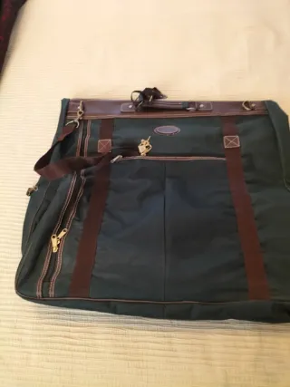 Portatrajes de viaje lona verde