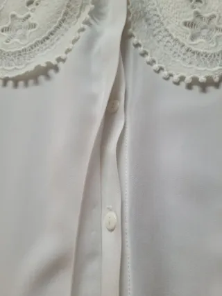 Camisa Sfera con cuello de encaje