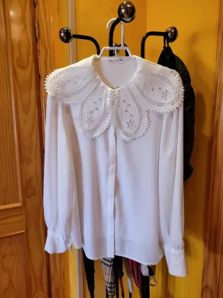 Camisa Sfera con cuello de encaje