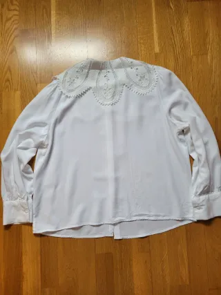 Camisa Sfera con cuello de encaje