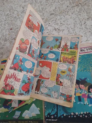 Revistas antiguas tricolor