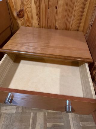 Mesitas de noche de madera y mármol