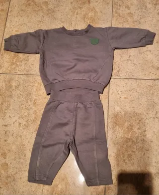 Conjunto bebé sudadera y pantalón
