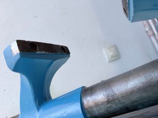 Tornillo de banco azul