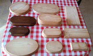 Lote de 16 peanas de madera