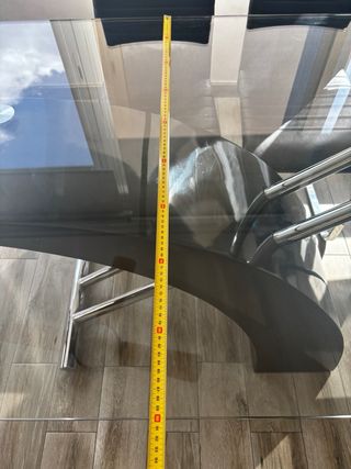 Mesa de comedor moderna cristal y metal