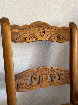 Sedie rustiche in legno con sedile in enea