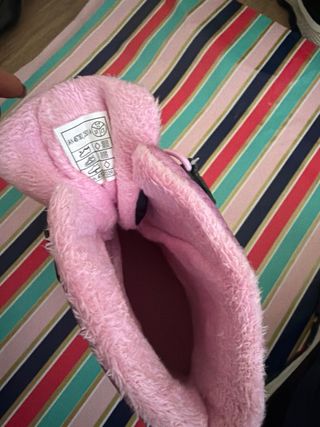 Botas de invierno rosas y moradas