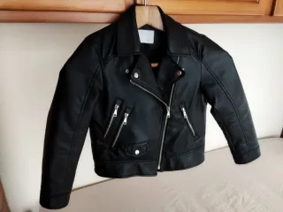 Cazadora Zara niña negra T.8 cuero sintético