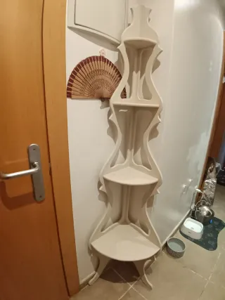 Estantería de esquina blanca