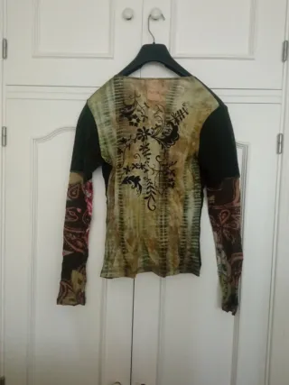 Camiseta manga larga mujer bordada