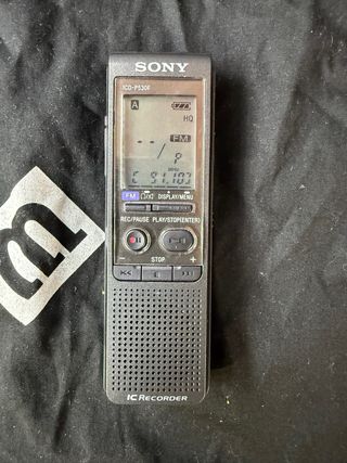Grabadora digital Sony ICD-P530F — Funcionando