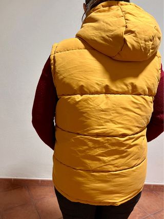 Chaleco acolchado hombre con capucha SIN USAR