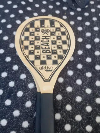 2 racchette di legno per la spiaggia