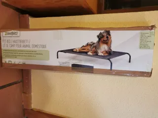 Cama elevada perro grande. Usada una hora aprox.