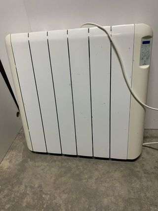 Estufa de aceite blanca