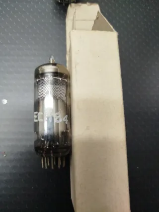 Válvula de radio ECH84