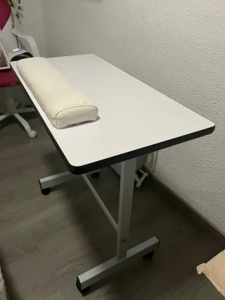 Mesa manicurista