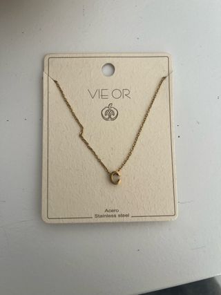 Collar VIE OR letra C oro