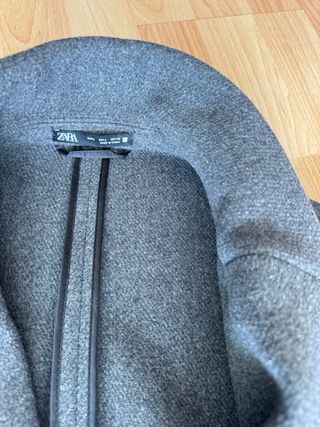 Abrigo Zara Hombre Gris