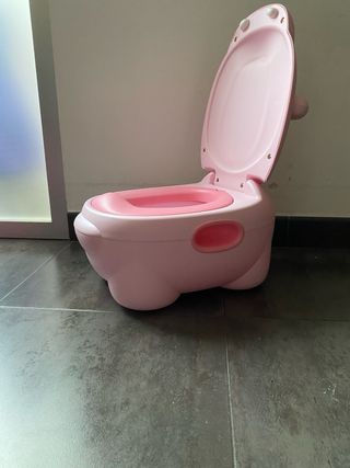 Hipopótamo rosa de juguete