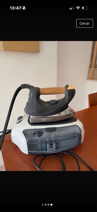 Plancha de ropa con base vapor
