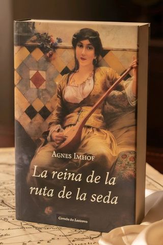 Libro: La reina de la ruta de la seda Agnes Imhof