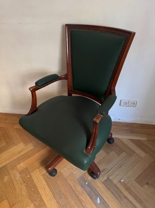 Escritorio de madera maciza con tapa de cuero