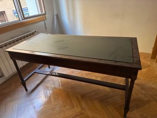 Escritorio de madera maciza con tapa de cuero
