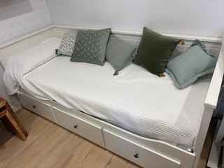 Diván Hemnes con 2 colchones