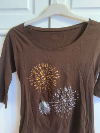 Camiseta marrón