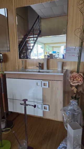 Mueble de baño madera y blanco. Suspendido de 80