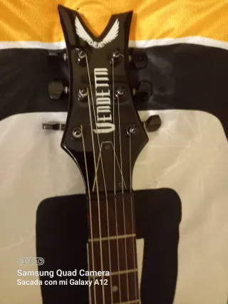 Guitarra Eléctrica Dean Vendetta Custom black gold