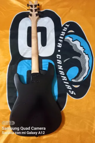 Guitarra Eléctrica Dean Vendetta Custom black gold