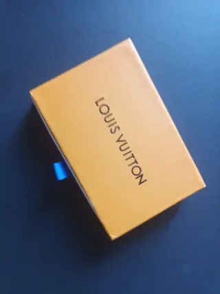 Portachiavi Louis Vuitton con ciondoli