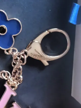 Portachiavi Louis Vuitton con ciondoli