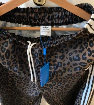 Pantalón Adidas Estampado Leopardo
