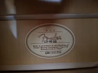 Guitarra Acústica Fender Sunburst  CD60SB