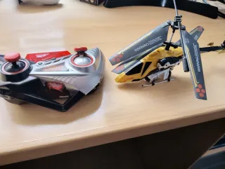 Helicóptero RC Sky Rover Dorado y Negro