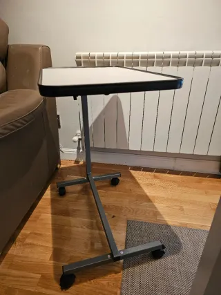 Mesa auxiliar hospital con ruedas