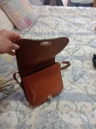 Bolso de piel marrón