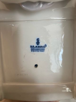 Figura Lladro Niña Sentada Trono Rosas