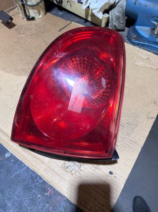 Piloto trasero izquierdo Seat Altea 2008