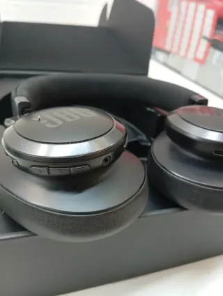 Auriculares JBL LIVE 660NC Negros