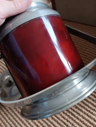 Cubeta y termo antiguo