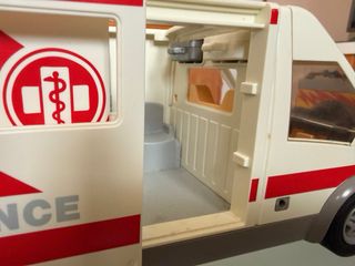 Ambulancia Playmobil